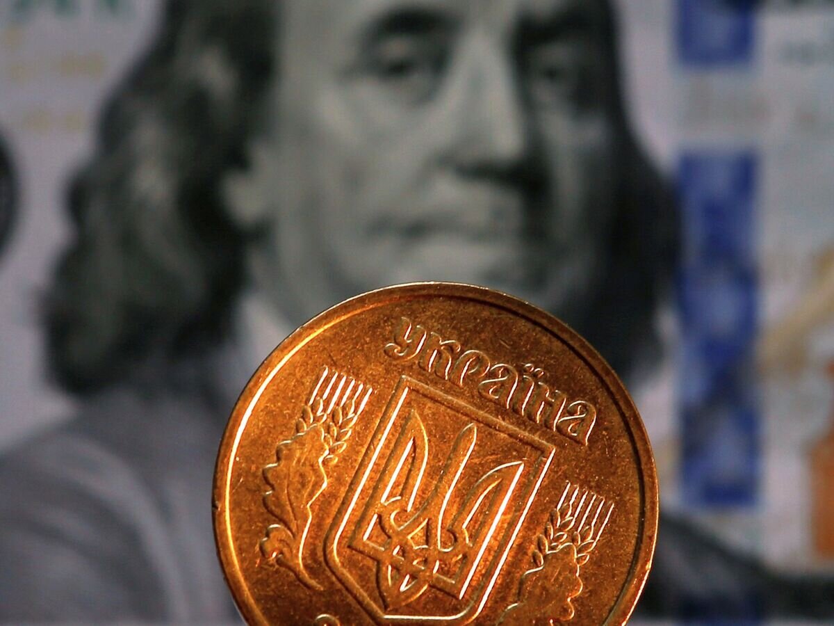    Денежные купюры и монеты США и Украины© РИА Новости / Александр Демьянчук