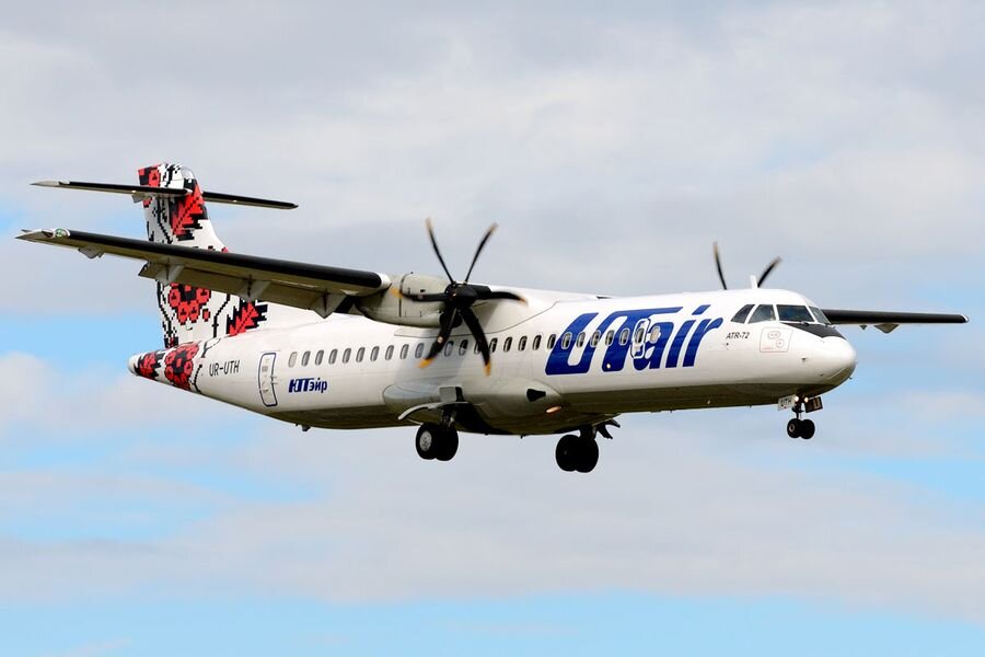 ATR 72-500 авиакомпании UTair Ukraine — подразделения, проданного турецко-нидерландскому туристическому холдингу Anex Tour