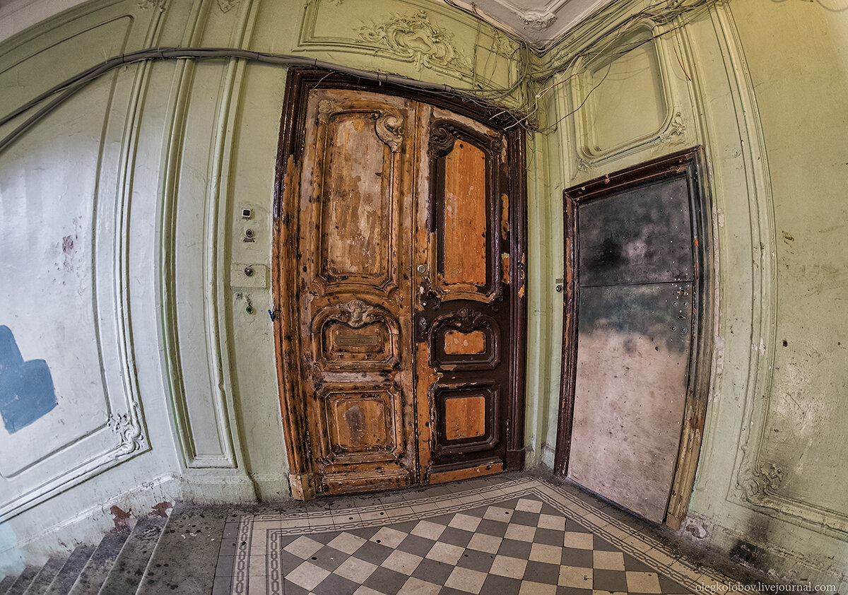 дом бака на кирочной 24. домик в мансуровском переулке булгаков. резной палисад вологда музей. лос анджелес дом 1327. дом с резным палисадом в вологде.