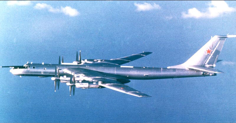 Ту-95 в полёте. Фото: militaryfactory.com