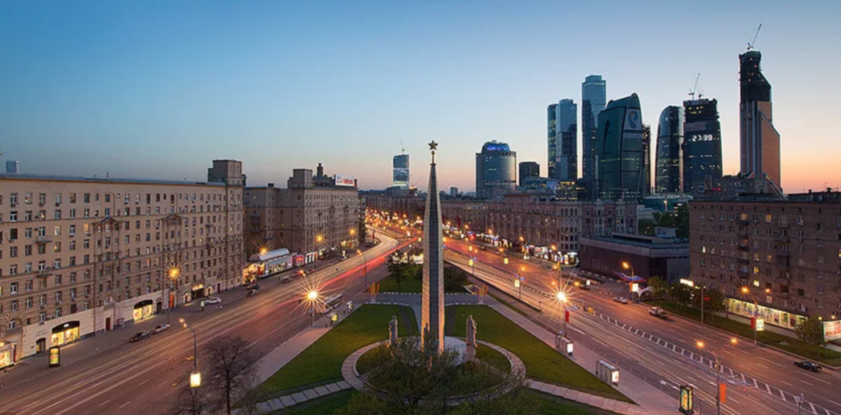 Кутузовский проспект москва. Улица Кутузовский проспект Москва. Кутузовский проспект Санкт-Петербург. Кутузовский проспект панорама