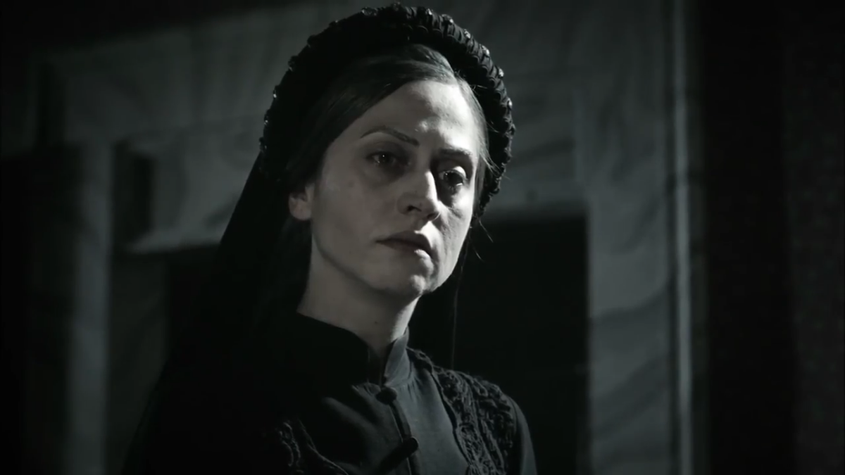 Стоп-кадр из сериала "Великолепный век". Гюльфем-хатун в трауре.