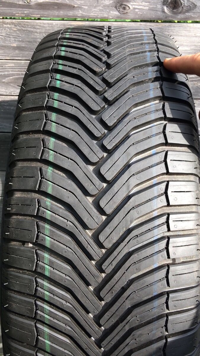 Michelin crossclimate. Мишлен CROSSCLIMATE 205 55 r16. Michelin CROSSCLIMATE 205/55 r16. Michelin CROSSCLIMATE Plus. Мишлен кросс климат плюс.