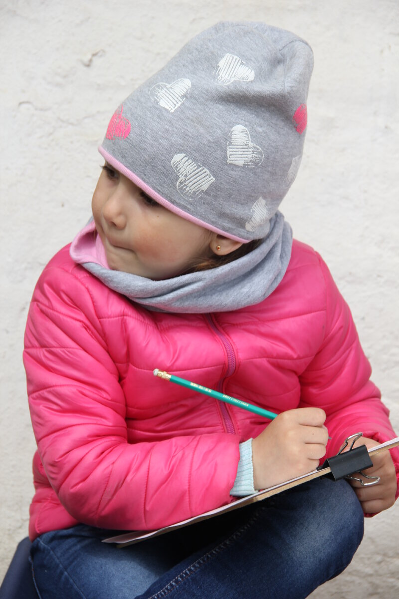 ученица подготовительного отделения Школы Дизайна "Мальчик.ru" Соня Костючик. 4 года