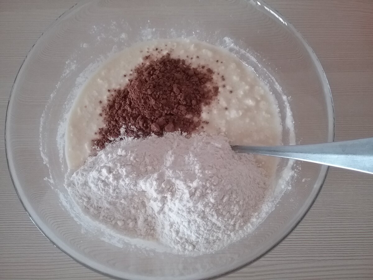 Как приготовить шоколадные творожные пончики