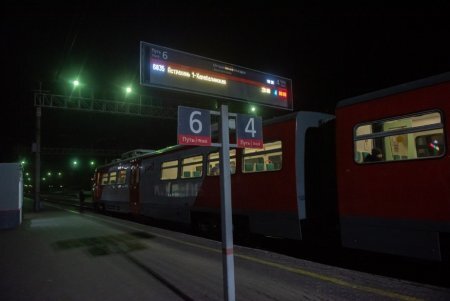  Между станциями Астрахань-1 и Харабалинская начал курсировать новый комфортабельный пригородный поезд на 136 мест. 

