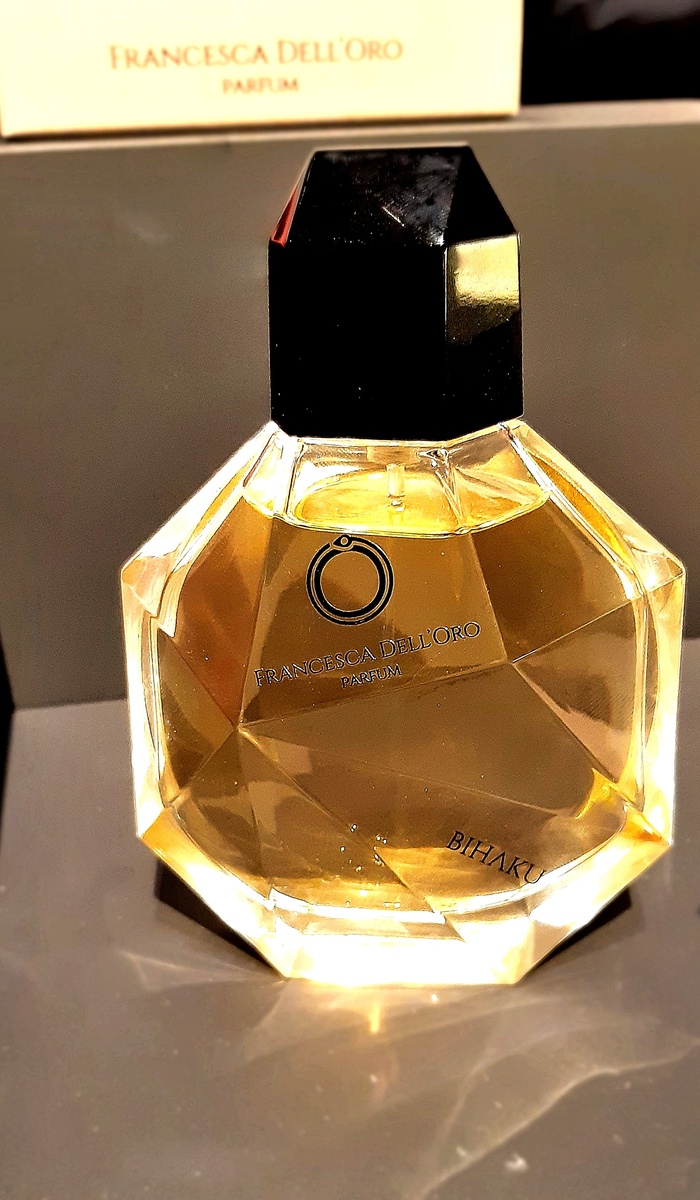 BIHAKU  Francesca Dell Oro