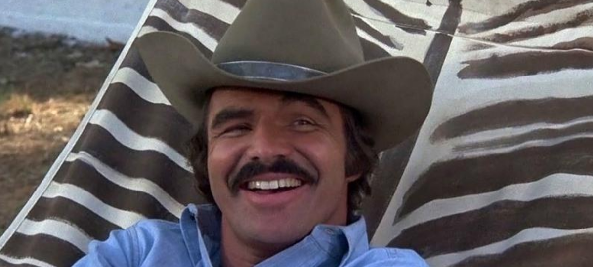 Бёрт Рейнольдс в фильме "Смоки и бандит", 1977 год.