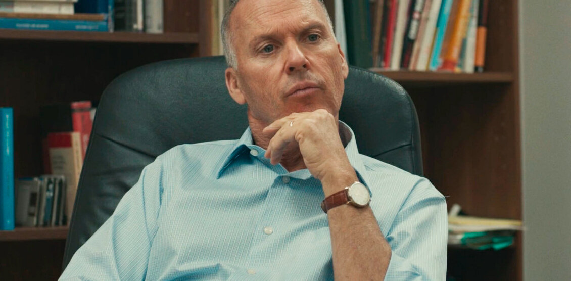 Актер Майкл Китон (Волтер Роббинсон) - кадр из фильма "В центре внимания"