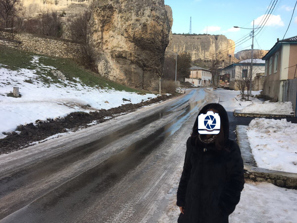 Но, если захотите посетить Дворец, это лучше сделать после Монастыря, во-первых, вы будите знать сколько у вас времени осталось на обратную дорогу. Во-вторых, силы на поход в Дворец Хана и в-третьих, идти вниз, а не в горку. Но лучше всего такую прогулку сделать летом.