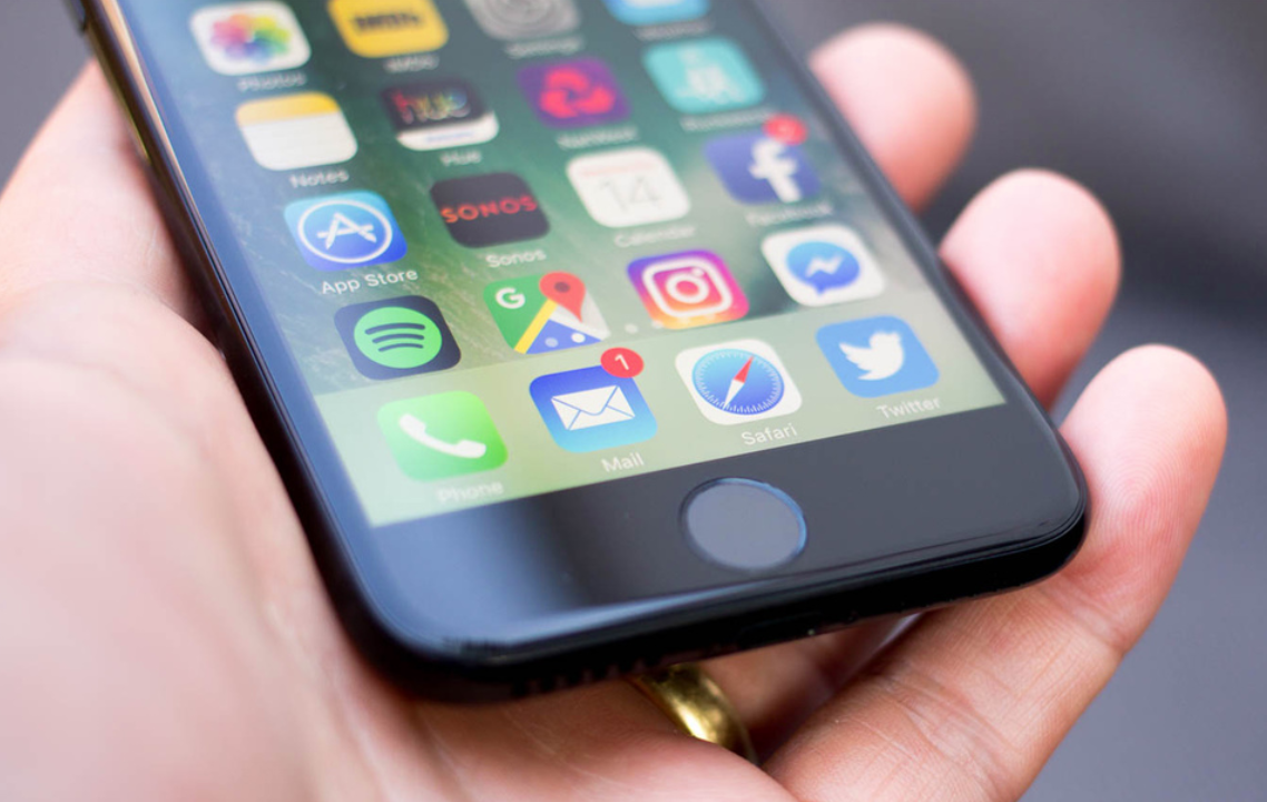 айфон нельзя. правда ли что айфоны запретят. мобильные телефоны запрещены. яблокофон. айфон запрещен.