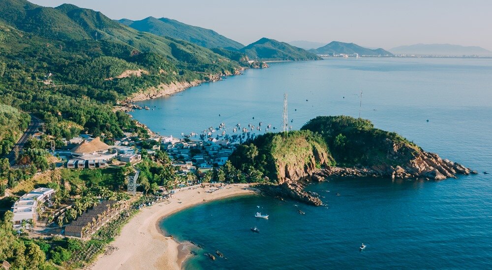 Фото - Cruisemaper.com  - вид на бухту