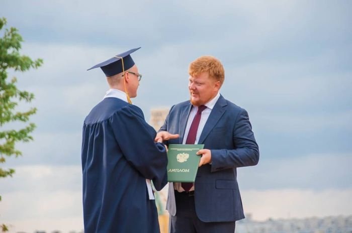 На фото – директор Севастопольского филиала МГУ Иван Кусов