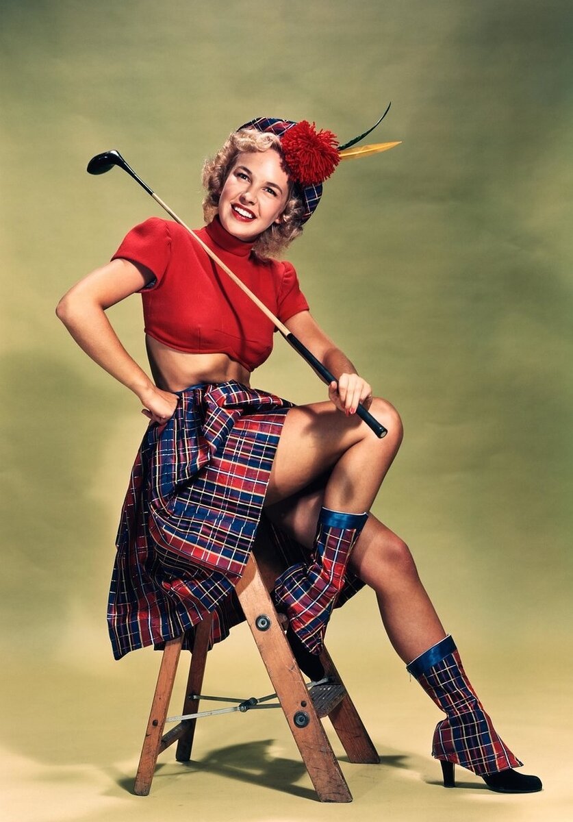 Стиль пин ап 1970. Golf girl Pin up. Пин ап гольф купить.