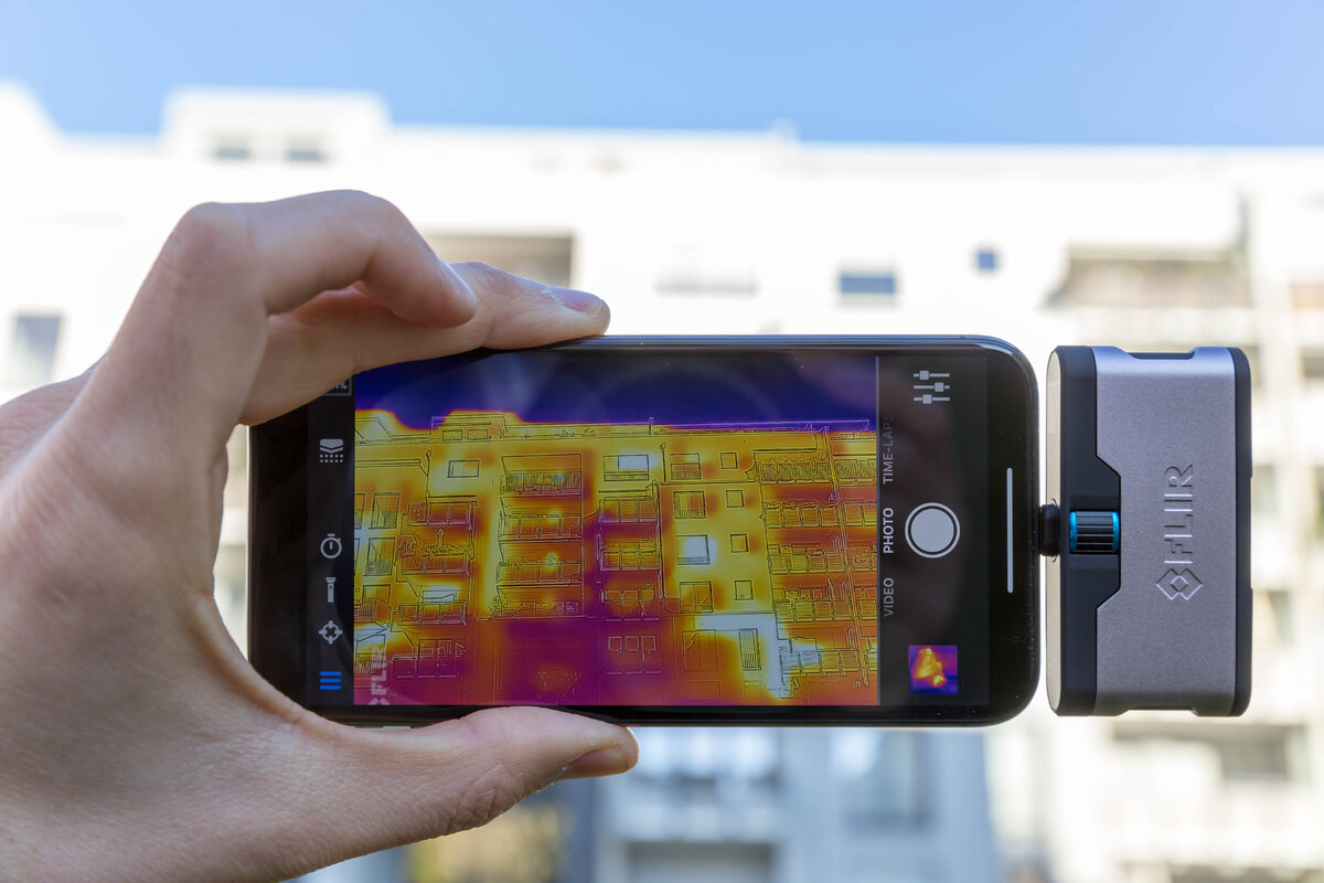 Тепловизор для смартфона FLIR ONE Pro (Gen III)