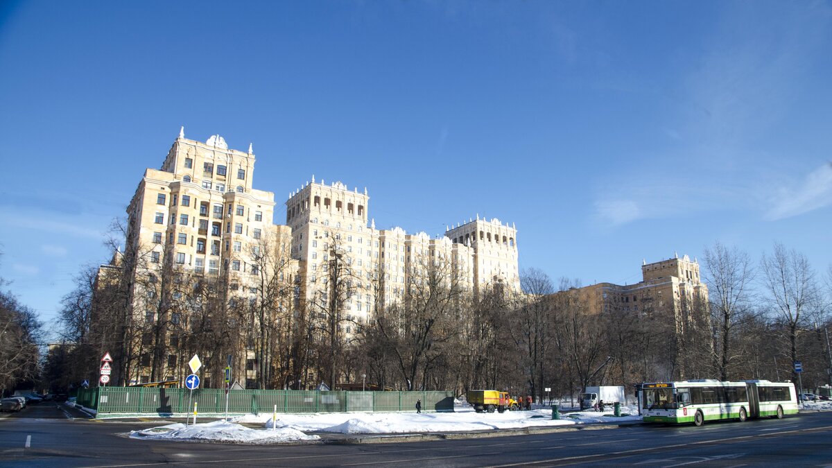 Ломоносовский проспект д. 7 корпус 1 на карте Москвы