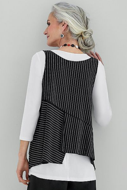 Одежда сзади должна выглядеть также безупречно, как и спереди. Фото: pinterest.com