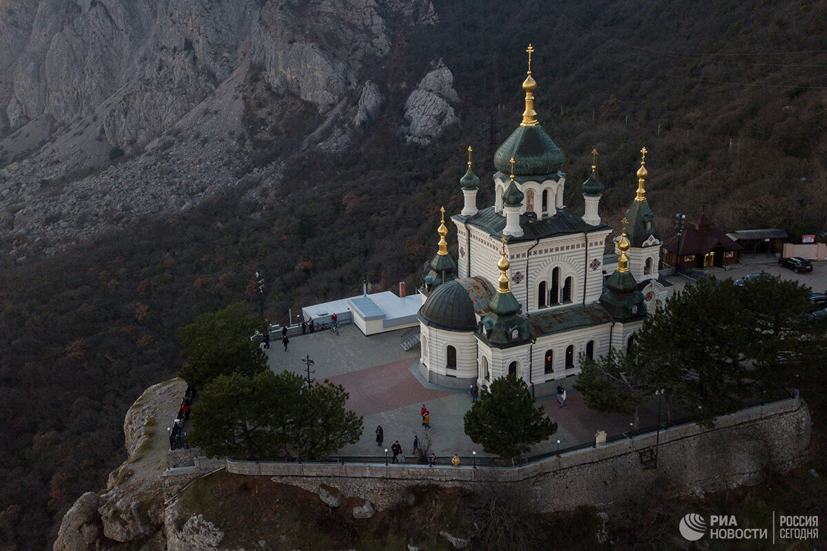 Крым храм Воскресения Христова в Форосе