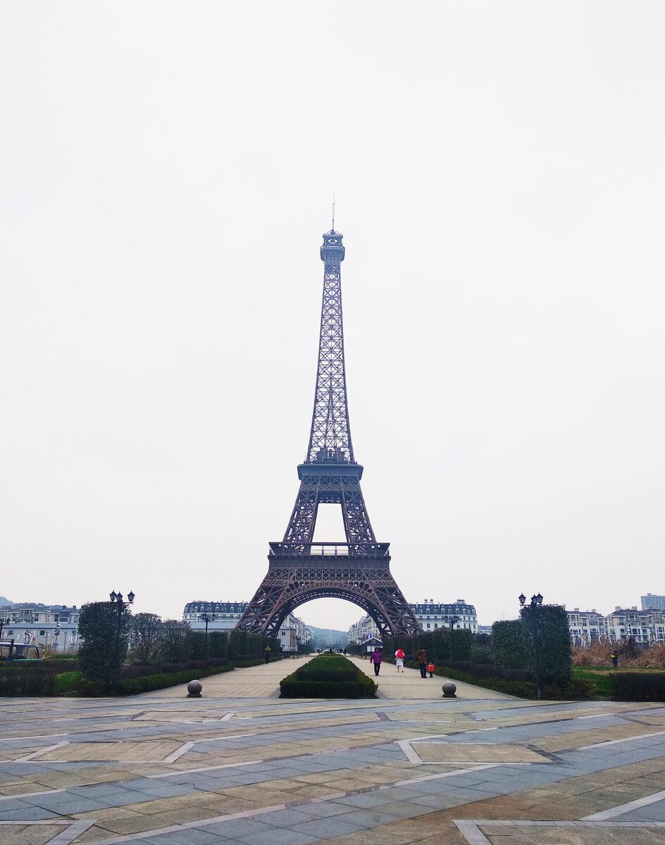 Чем вам не Париж?