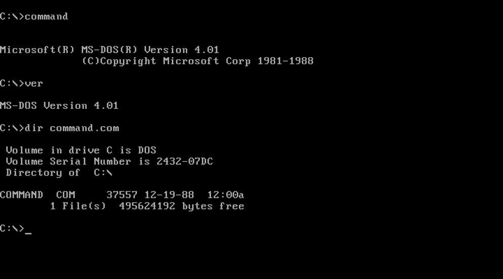 Интерфеис MS-DOS. Источник: https://images2.corriereobjects.it/methode_image/2015/07/20/Tecnologia/Foto%20Gallery/MS_DOS_4_0_Command_Prompt_Wide_MGZOOM.png