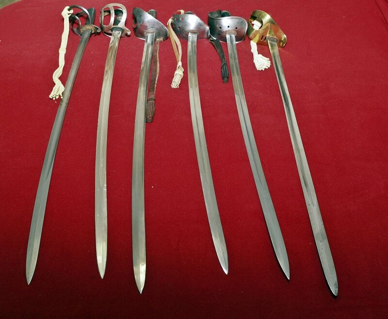 Слева направо: Р1853 (Англия), М1852 (Германия), М1860 (Италия), М1860 (Испания), М1867 (Швейцария), М1864 (Швеция) с вариантами клинка вилкинсоновского типа.