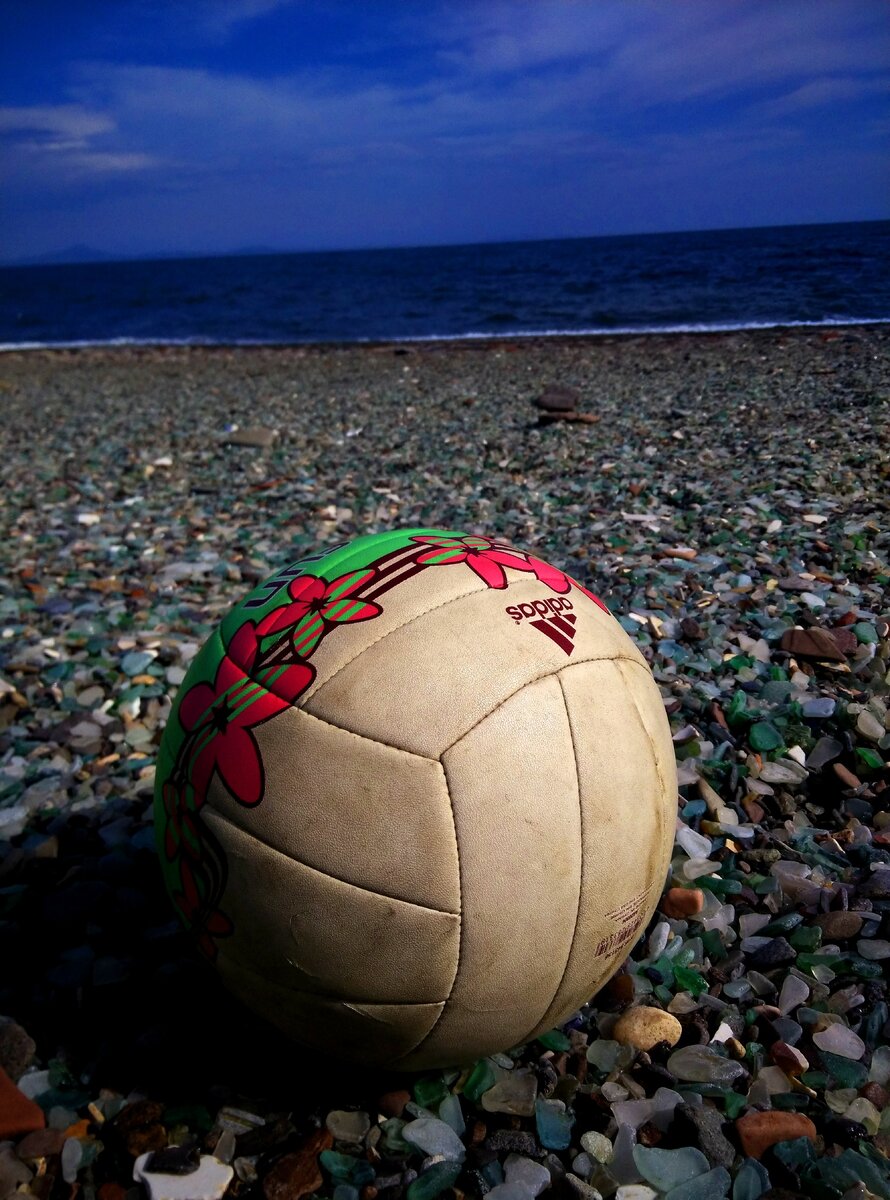 Внутренний ребёнок взрослого человека может рассказать о многом. Поговорите с ним. Возможно, вам покажется, что вы ничего не помните, но это ложь! Подсознание вас оберегает, попытайтесь вспомнить, будьте честны с собой.