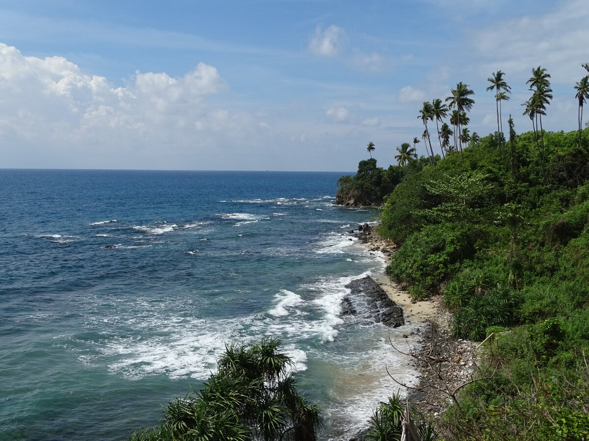 Побережье в окрестностях столицы Андаманских островов - Порт-Блэр.