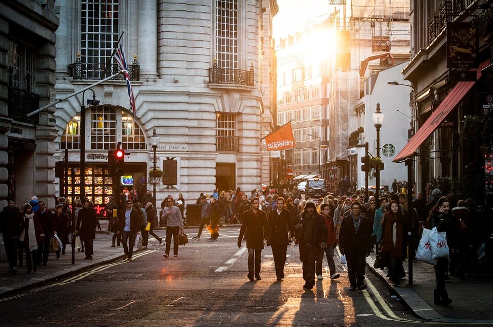 https://pixabay.com/ru/photos/%D0%B3%D0%BE%D1%80%D0%BE%D0%B4%D1%81%D0%BA%D0%B8%D1%85-%D0%BB%D1%8E%D0%B4%D0%B8-%D1%82%D0%BE%D0%BB%D0%BF%D0%B0-%D0%B3%D1%80%D0%B0%D0%B6%D0%B4%D0%B0%D0%BD%D0%B5-%D0%BB%D0%B8%D1%86%D0%B0-438393/