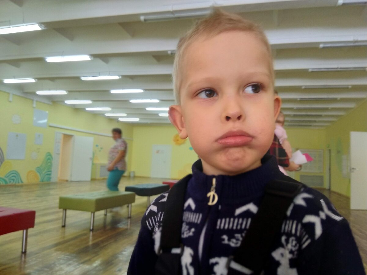 К сожалению волшебной таблетки для запуска речи не существует. К каждому ребёнку нужен свой индивидуальный подход.