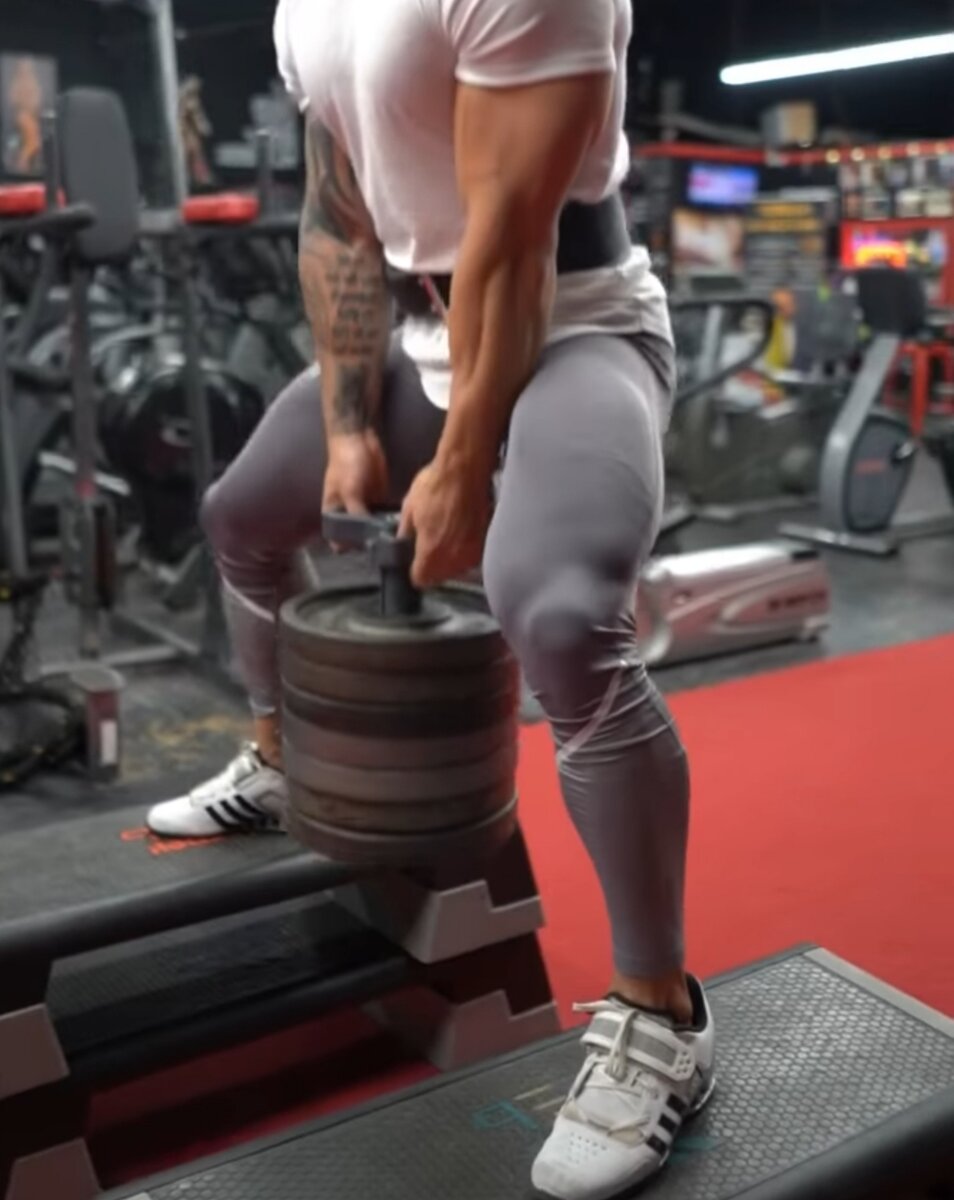 Приседание плие 