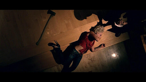 Кадр из клипа Pink "Please Don't Leave Me"