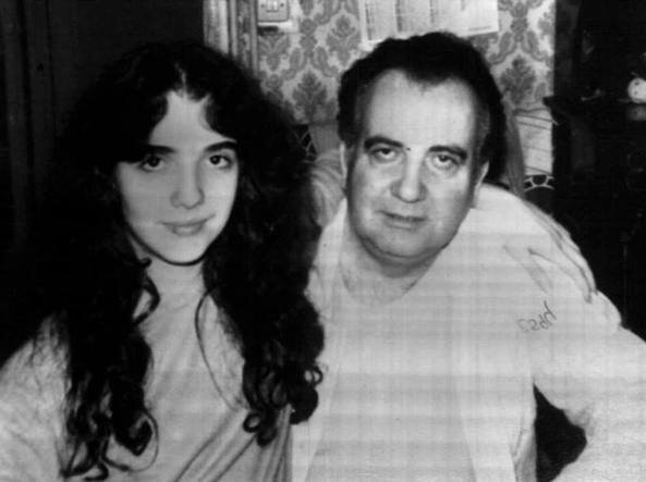 Мирелла со своим отцом.