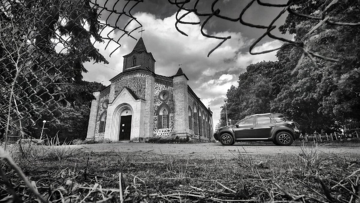 Кирха Святого Иоанна Крестителя в деревне Губаницы. Фото Наталии Трубицыной (с).