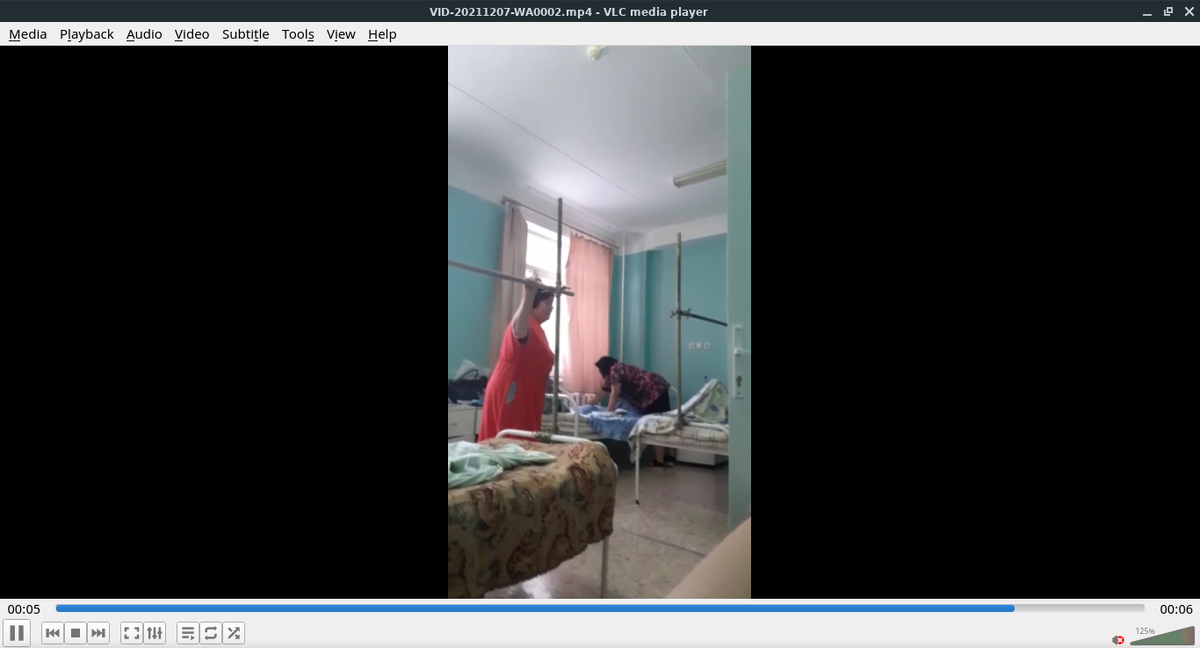 кровати с держалками