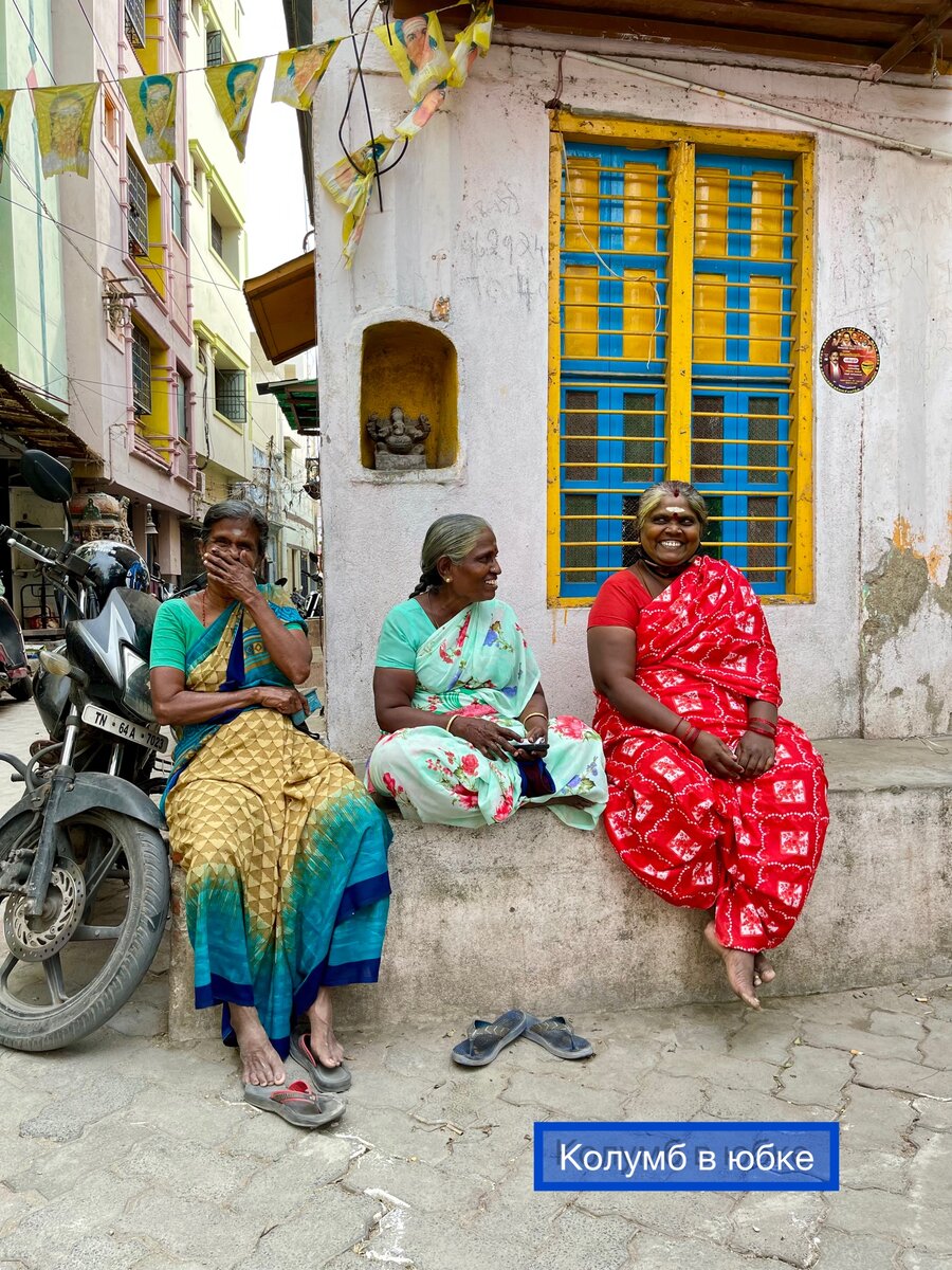 Женщины сами попросили их сфотографировать)