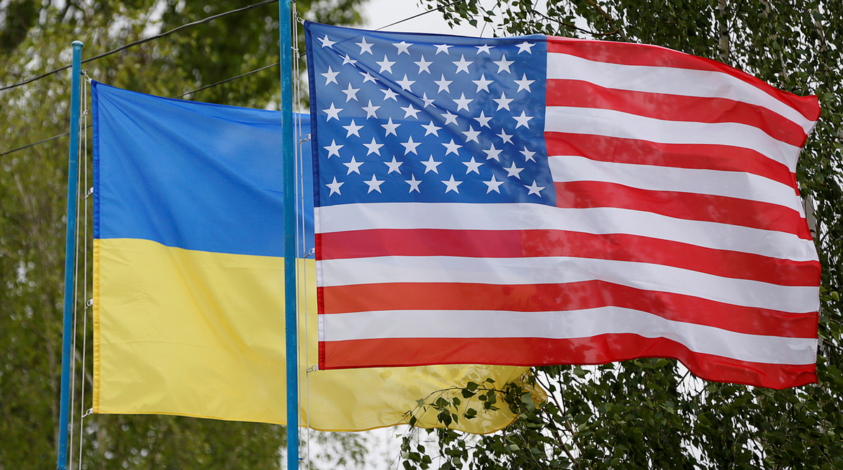 Флаги Украины и США