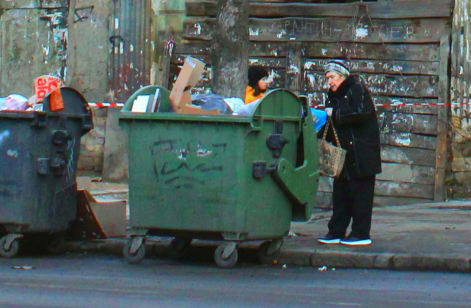 Что теперь нельзя выбрасывать в мусорный контейнер, как начисляются льготы за вывоз мусора: отвечаю на вопросы0