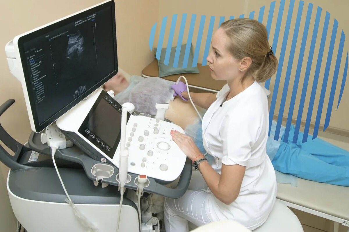 Врач МДЦ "ДАВИНЧИ" Зеленская М.А. проводит процедуру ультразвуковой диагностики.
