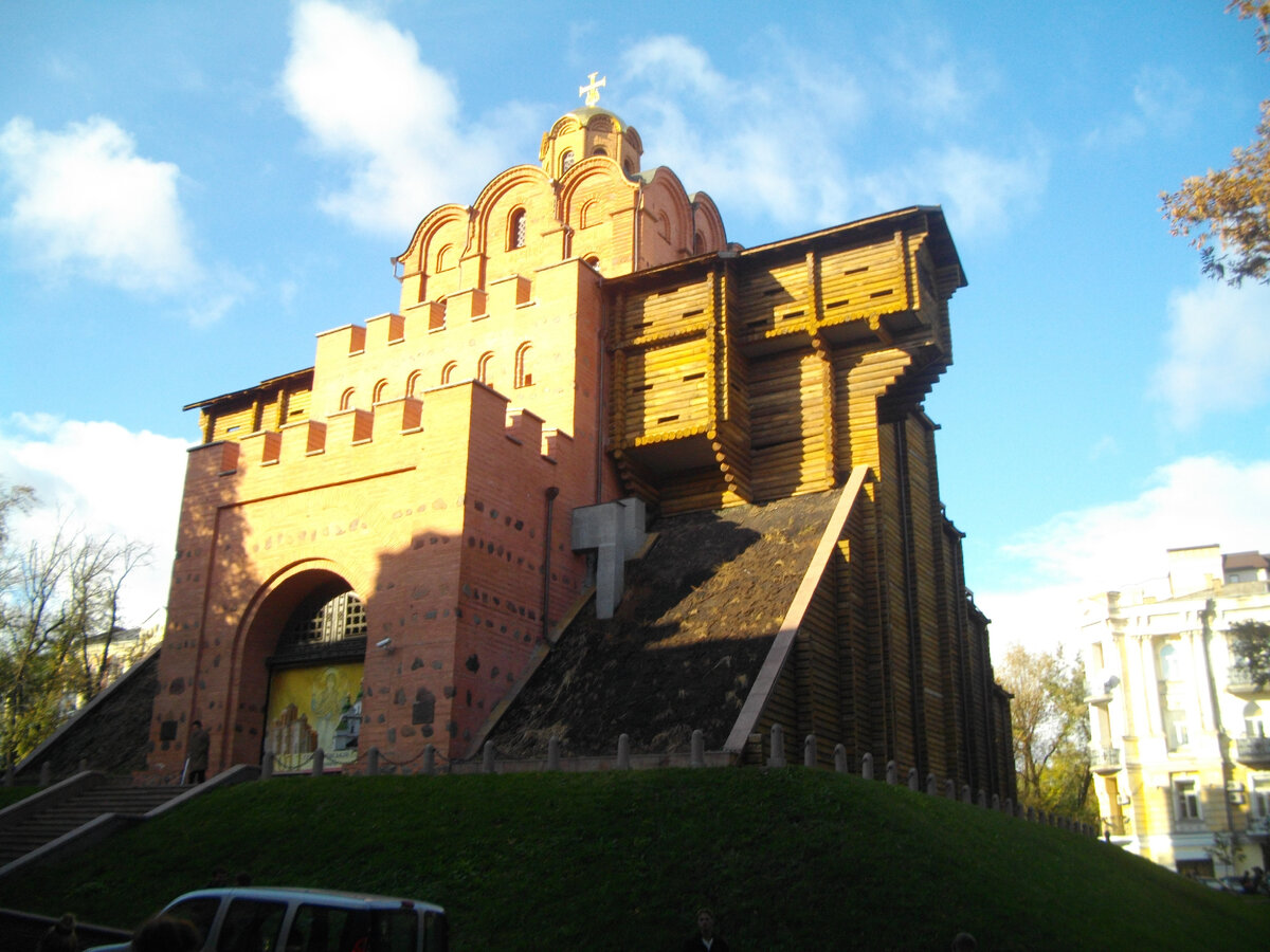 Фото автора. Золотые Ворота в Киеве. 2011 год