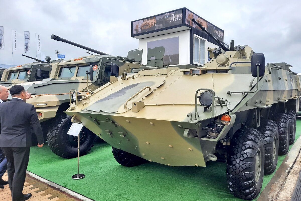  📷 📷 📷 📷 📷 📷    Новый российский БТР показали на "Армии-2023"