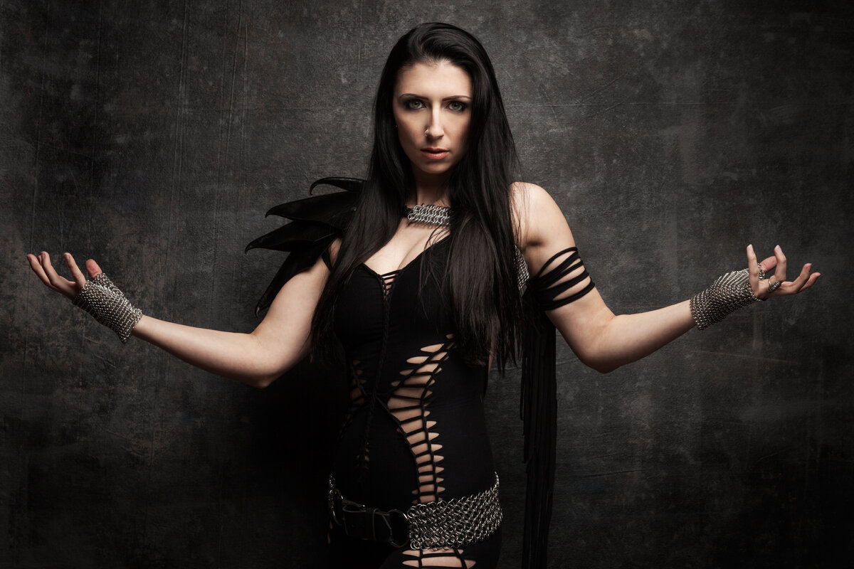 Unleash the Archers вокалистка. Unleash the Archers группа. Brittney Hayes. Unleash the Archers Brittney Hayes.