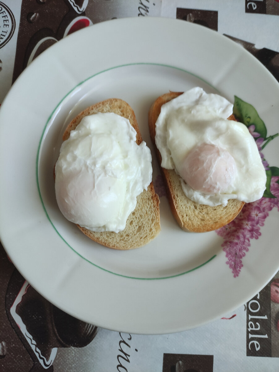 Яйца пашот с беконом и сливками. Сытно. Вкусно. Просто и понятно. Рецепт  быстрого завтрака. | На кухне у Степаныча | Дзен