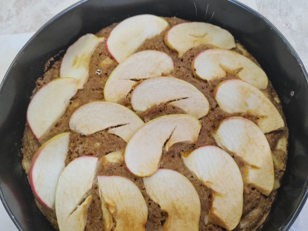 Диетическая шарлотка с яблоками
