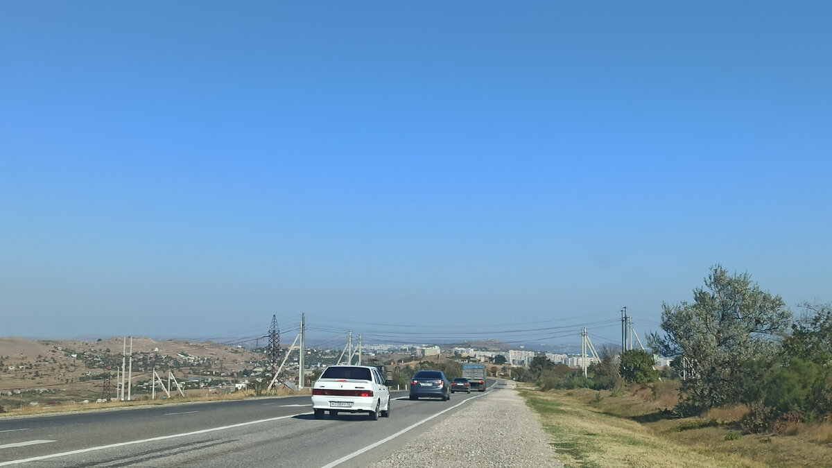 на подъезде к городу