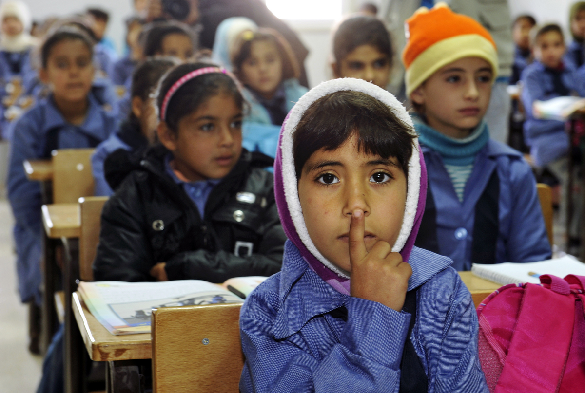 Социально психологическая адаптация детей мигрантов. Дети мигранты в школе. Турецкие дети. Дети беженцы в школе. Дети беженцы в школах Германии.