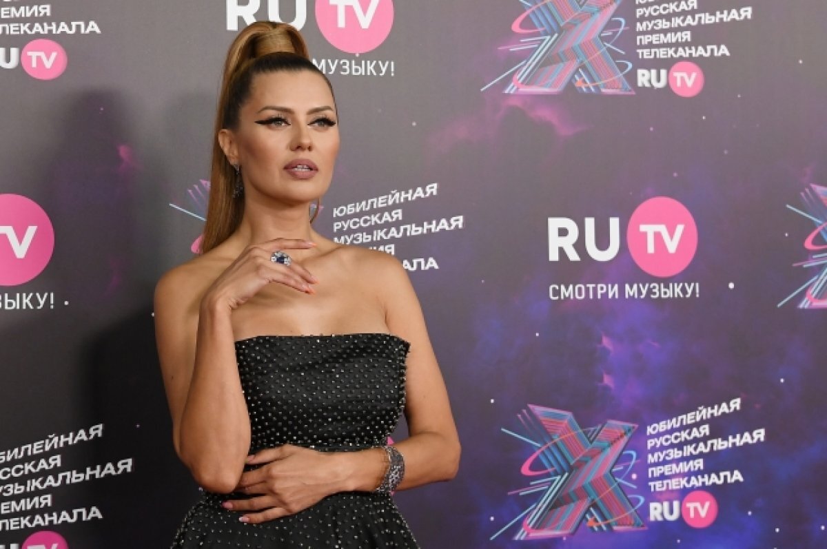    Боня пообещала вернуть деньги недовольным подписчикам своего платного блога