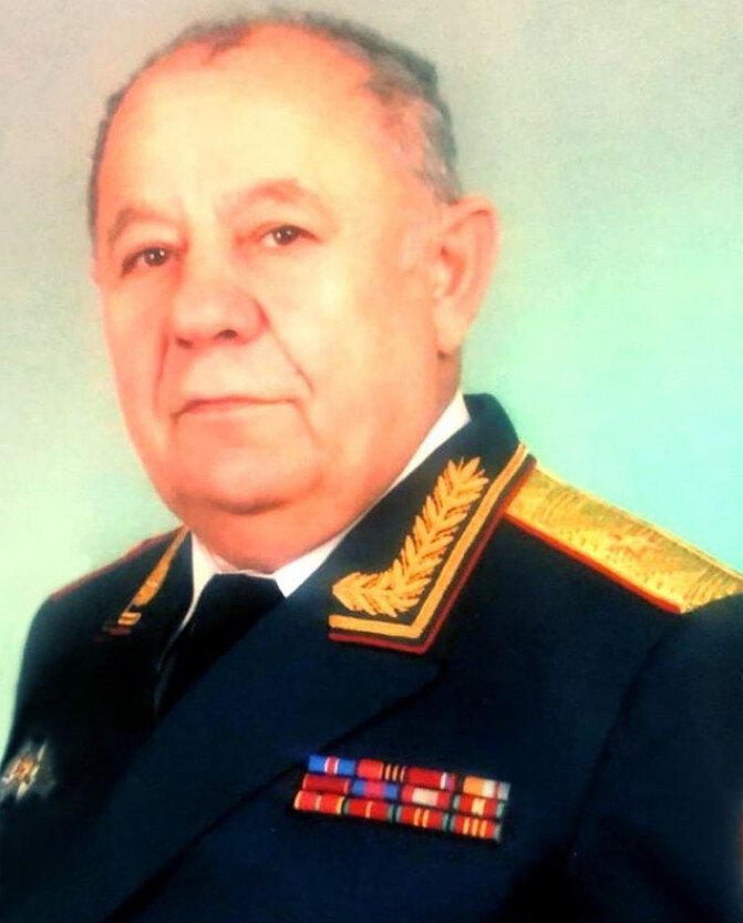 На фото: Эминов Тагир Хаирович. 
