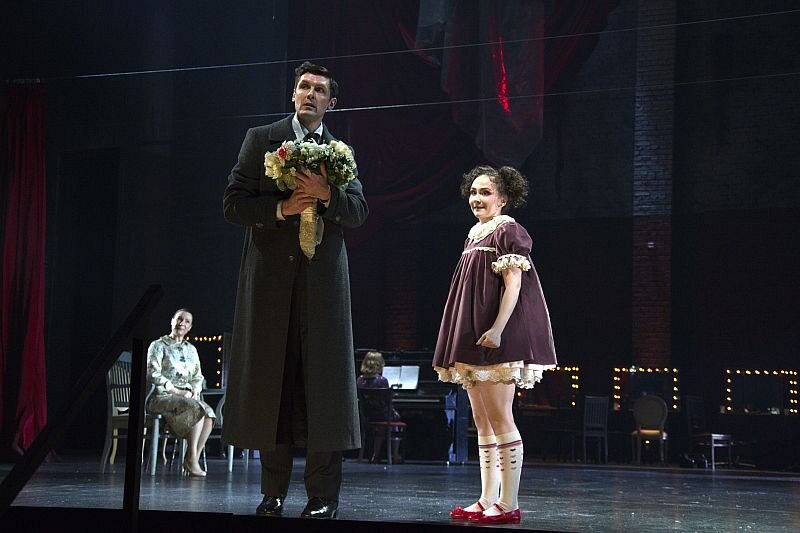 спектакль мнимый больной с маковецким. мнимый больной театр вахтангова. мнимый больной вахтангова. мнимый больной вахтангова. мнимый больной театр вахтангова.