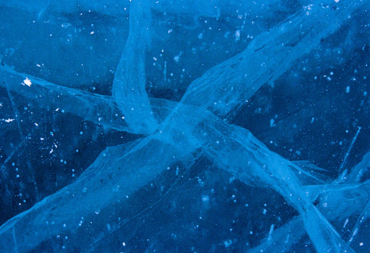 Лед байкала. Узоры на льду байкала. Торосы на байкале. Лед тут. Зимний байкал горячинск.