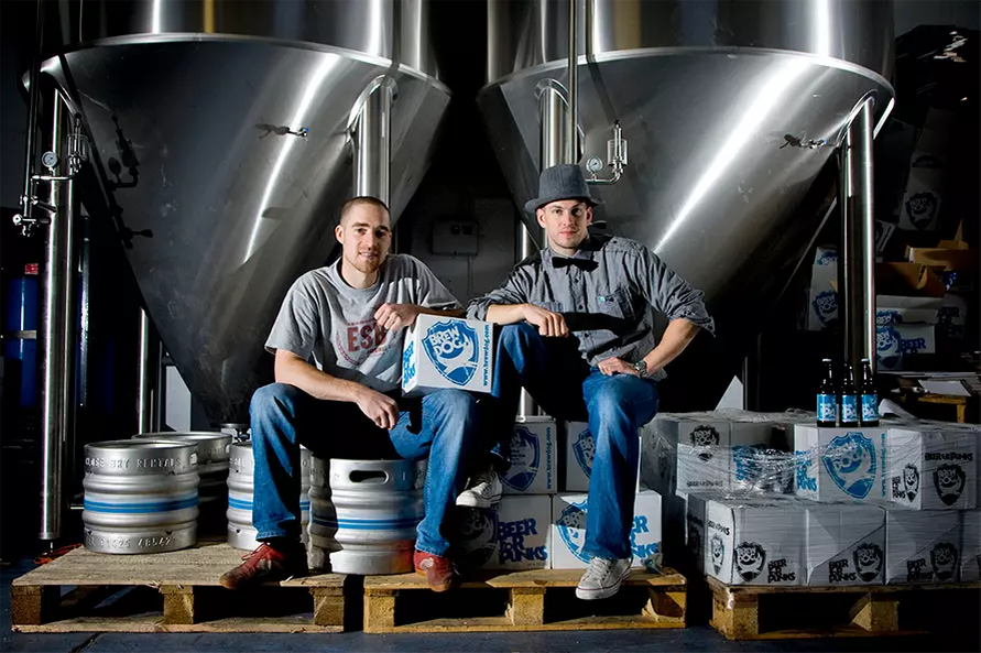 Пиво Brewdog Punk IPA из Перекрестка за 160 рублей. Пробую пивную ...